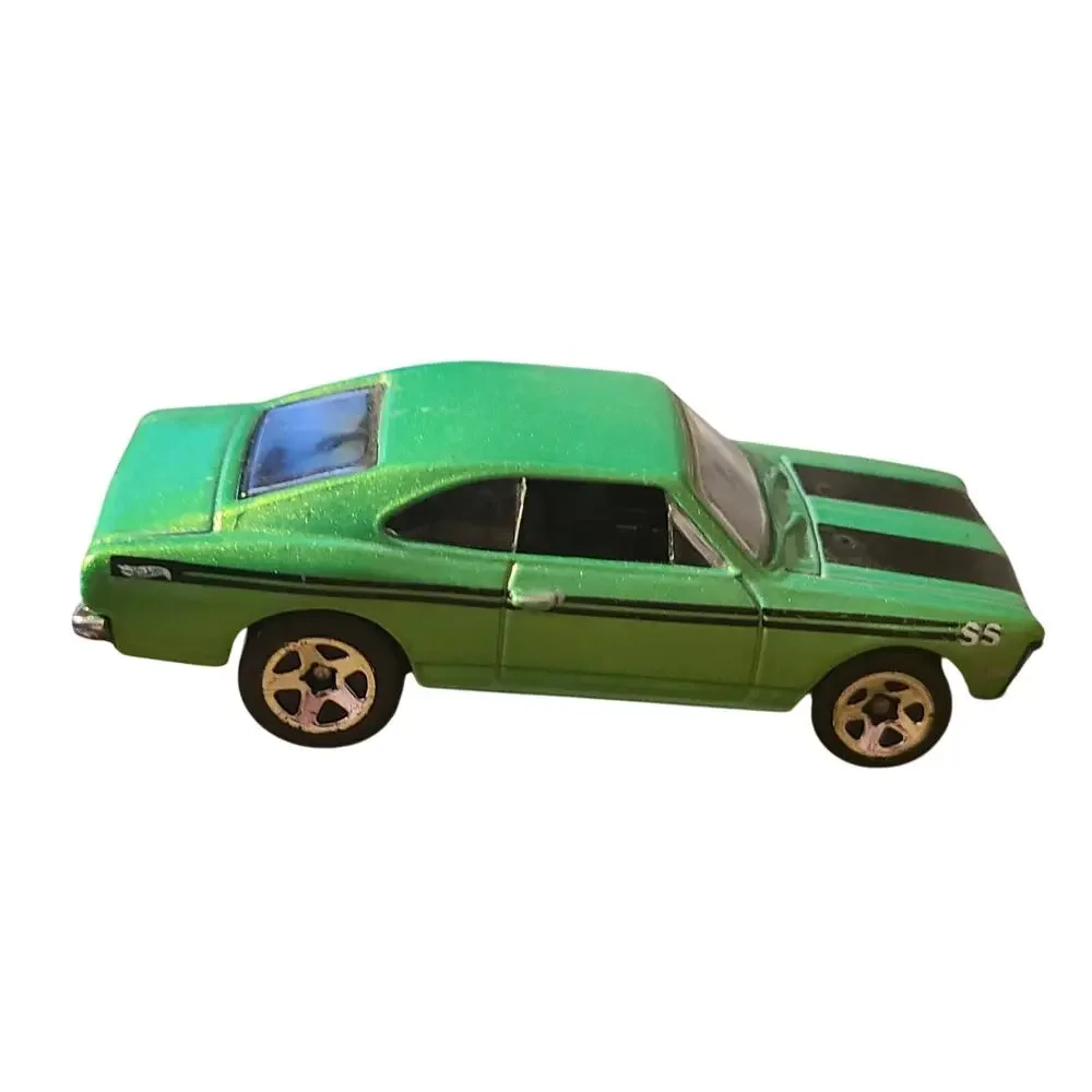 Hot Wheels Chevrolet SS Green 2011